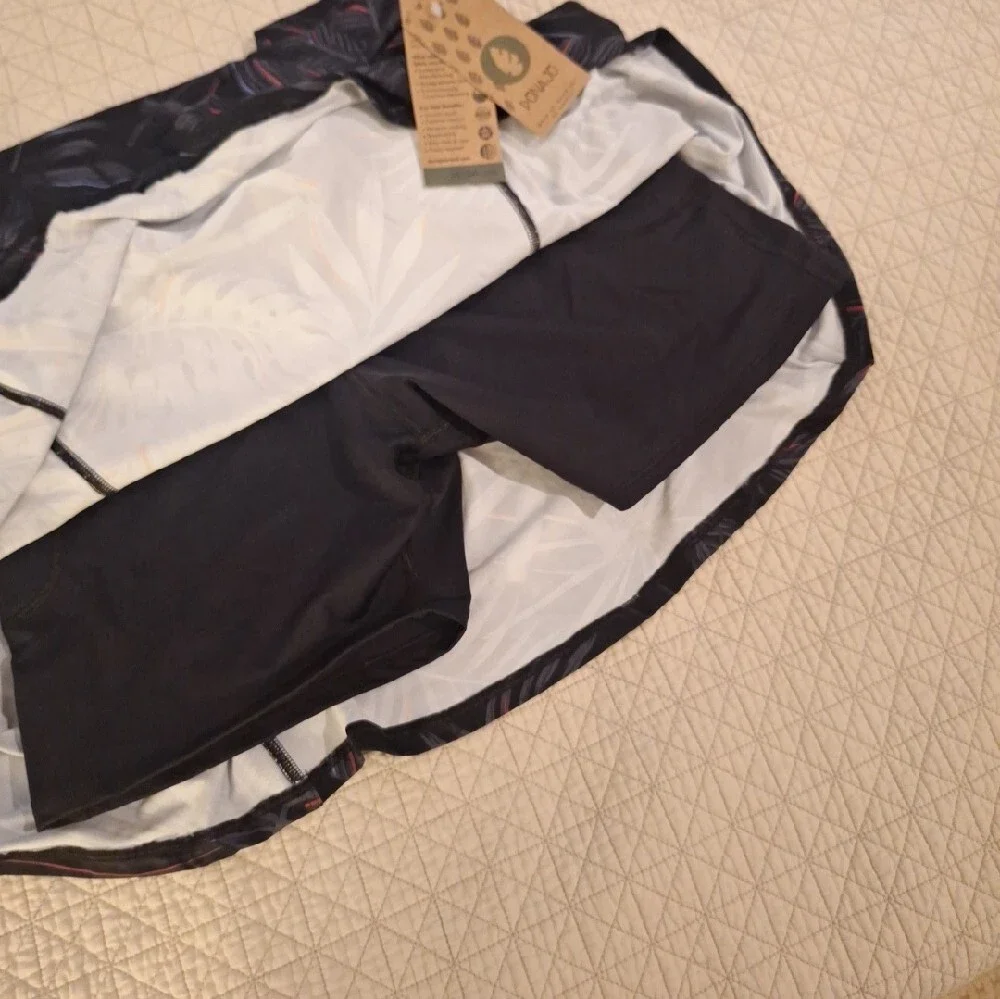 Dona Jo Black Active Skort with leaf Print